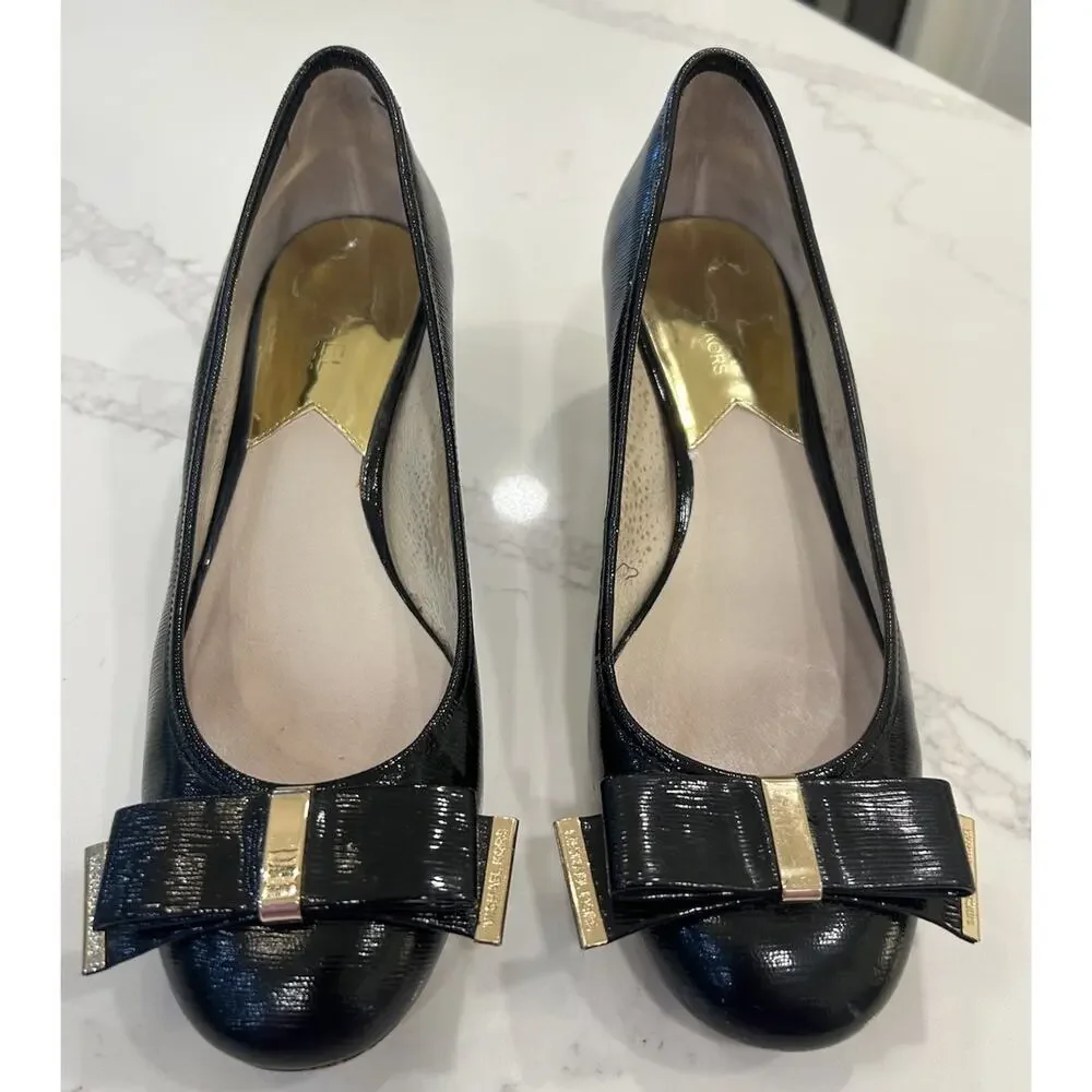 Michael Kors Kiera Mid Pumps Black Patent Leather Bow Toe Gold Logo Heels Sz 8M